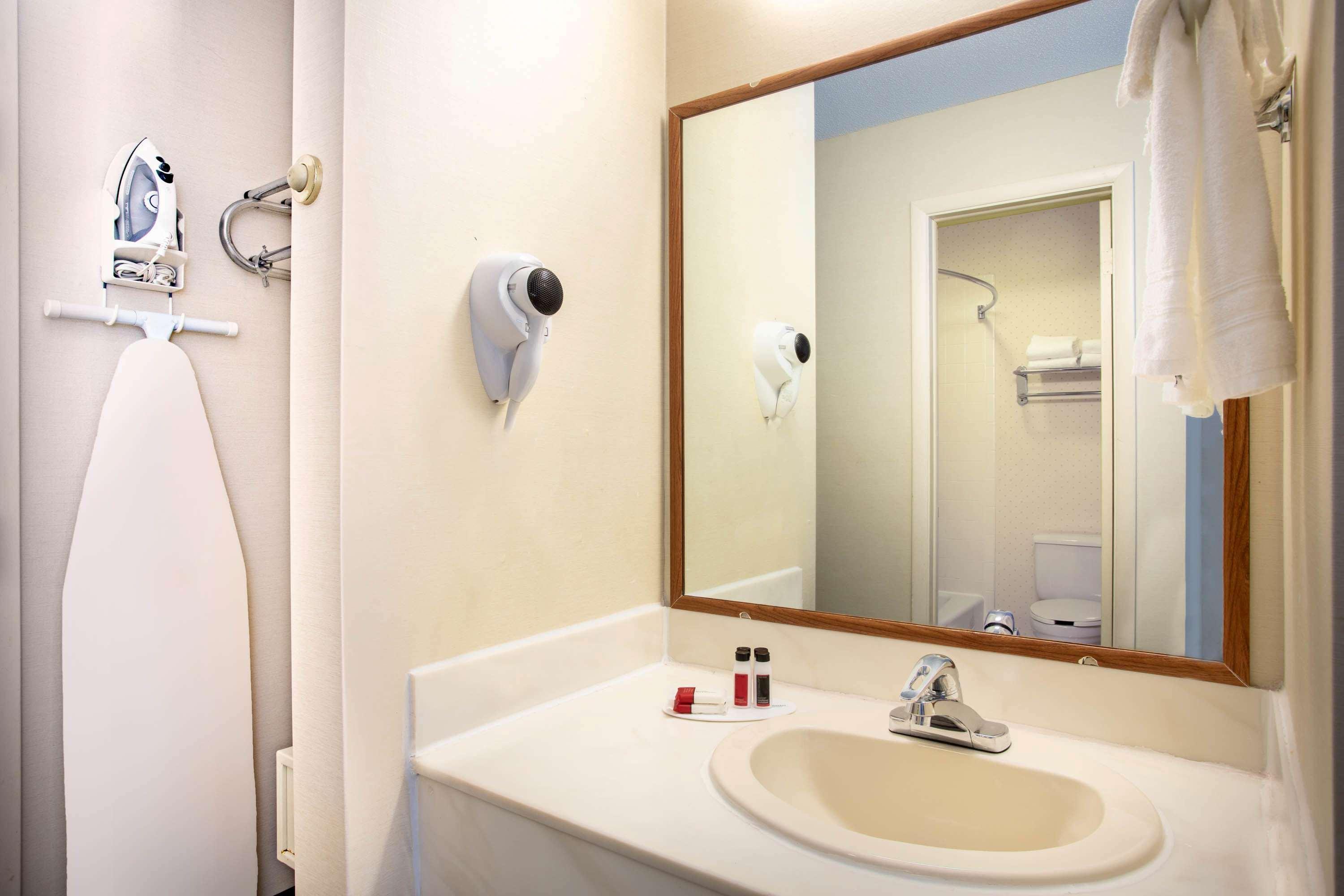 Spark By Hilton Mystic Groton Εξωτερικό φωτογραφία